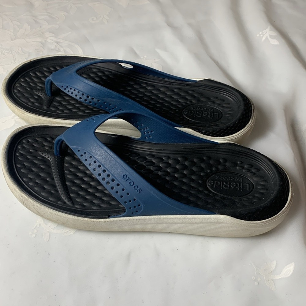 CROCS Literide unisex Flip Flops. Navy. Men 9. Women 11 - Picture 2 of 10